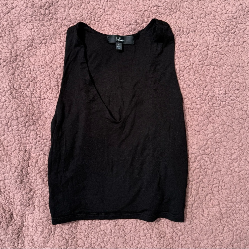 LULU’S Black V-Neck Tank Top